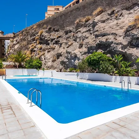 아파트 Beachfront Triplex With Swimming Pool & Parking