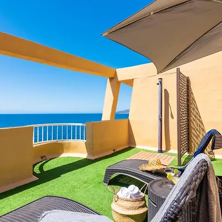 아파트 Beachfront Triplex With Swimming Pool & Parking