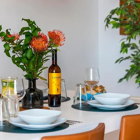 Apartmán Beachfront Triplex With Swimming Pool & Parking Radazul