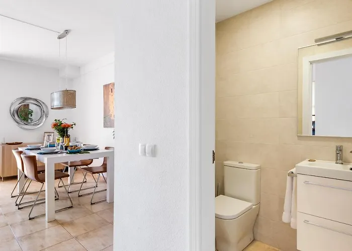 Beachfront Triplex With Parking Апартаменты