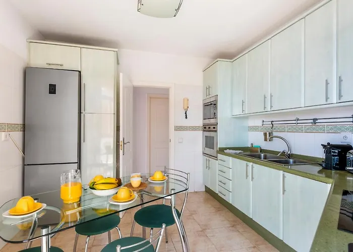 Beachfront Triplex With Parking Апартаменты