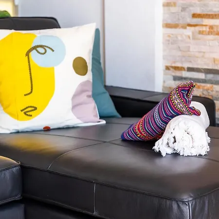 Lejlighed Beachfront Triplex With Parking