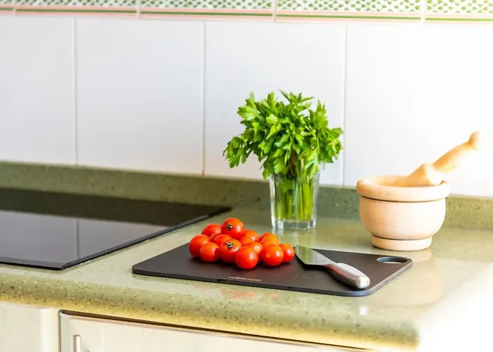 Beachfront Triplex With Parking דירה